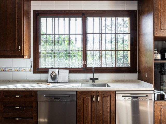 Villa avec 4 Chambres  à San Pedro de Alcántara