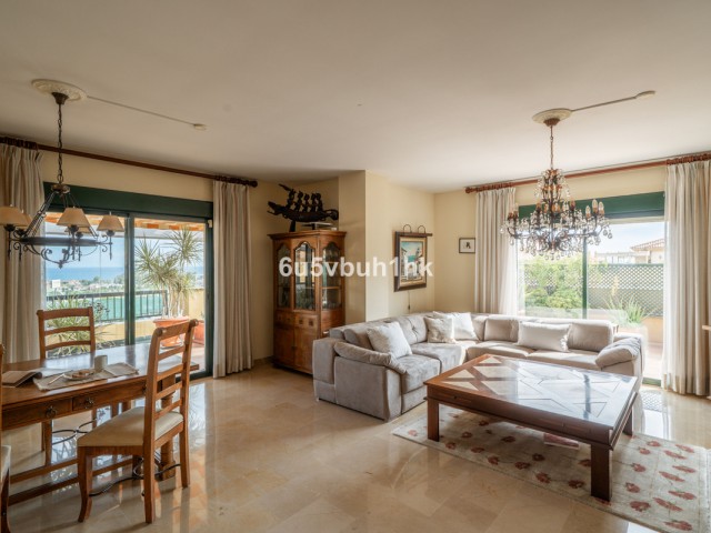 Penthouse avec 4 Chambres  à San Pedro de Alcántara