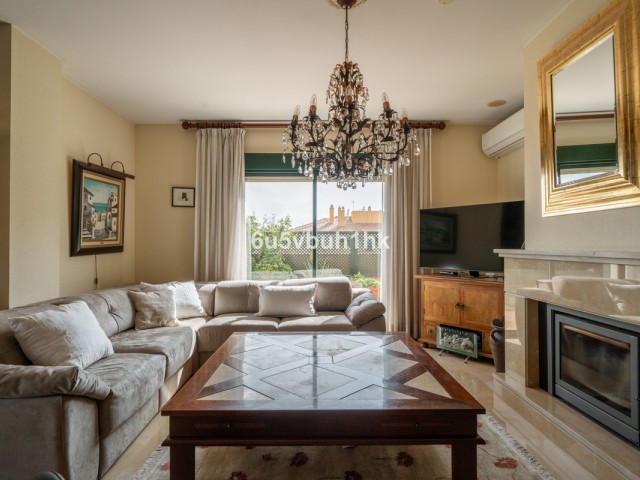 Penthouse avec 4 Chambres  à San Pedro de Alcántara