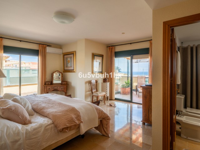 Penthouse avec 4 Chambres  à San Pedro de Alcántara