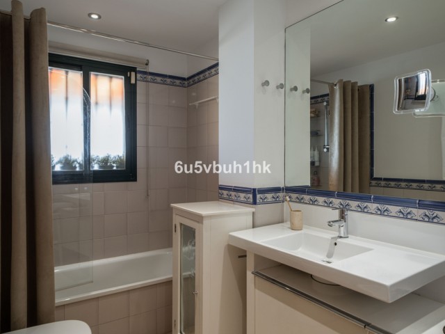 Penthouse avec 4 Chambres  à San Pedro de Alcántara