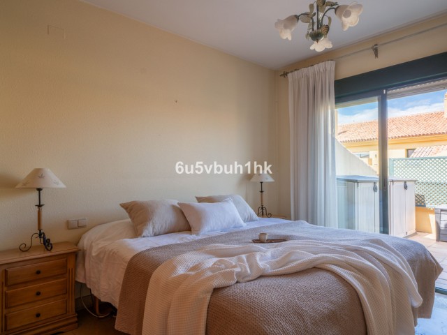Penthouse avec 4 Chambres  à San Pedro de Alcántara
