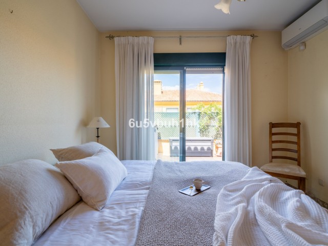 Penthouse avec 4 Chambres  à San Pedro de Alcántara