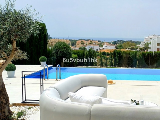 4 Slaapkamer Rijtjeshuis in Estepona