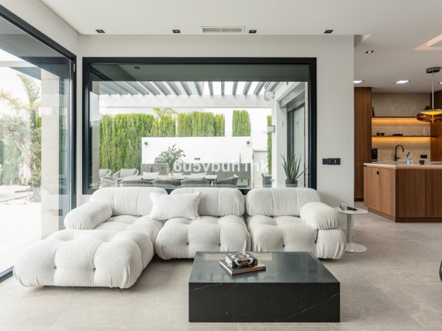 4 Slaapkamer Rijtjeshuis in Estepona