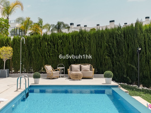 4 Slaapkamer Rijtjeshuis in Estepona