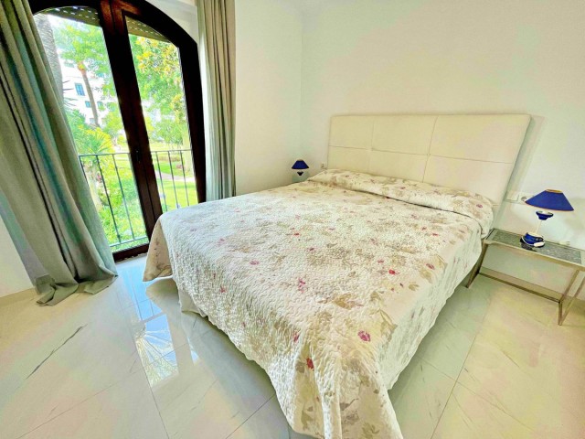 Apartamento con 3 Dormitorios  en Puerto Banús