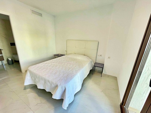 Apartamento con 3 Dormitorios  en Puerto Banús