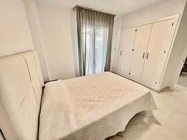 Apartamento con 3 Dormitorios  en Puerto Banús