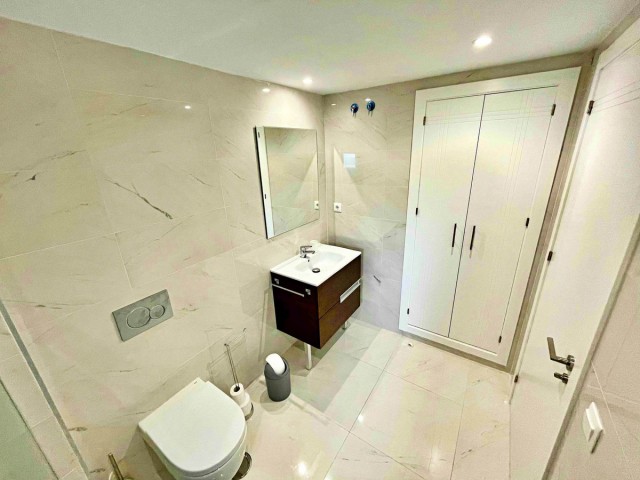 Apartamento con 3 Dormitorios  en Puerto Banús