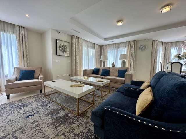 Villa con 5 Dormitorios  en Marbella
