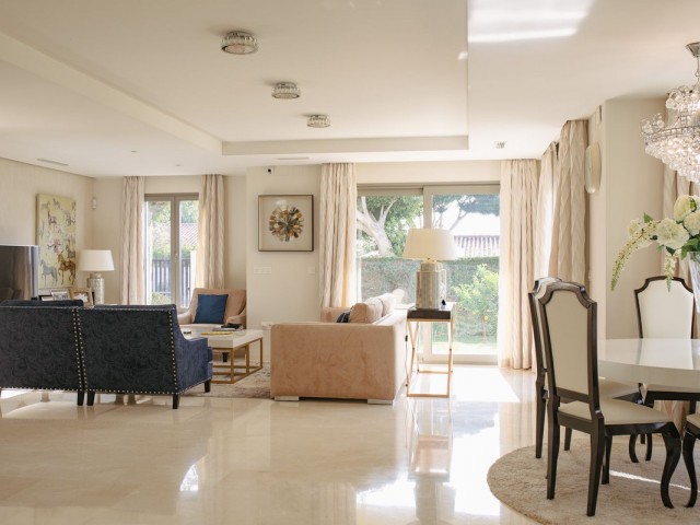 Villa con 5 Dormitorios  en Marbella