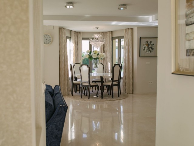 Villa con 5 Dormitorios  en Marbella