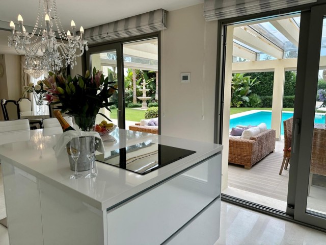 Villa con 5 Dormitorios  en Marbella