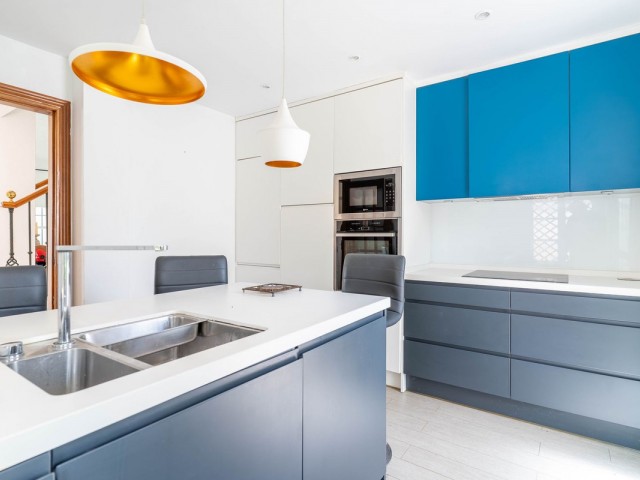 3 Bedrooms Townhouse in Nueva Andalucía