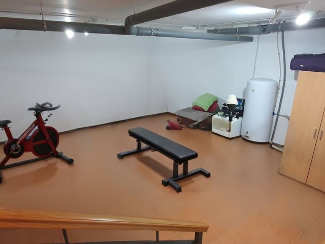 Maison mitoyenne avec 4 Chambres  à Fuengirola