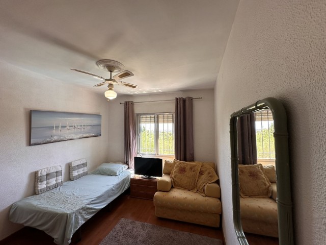 Villa con 4 Dormitorios  en Cerros del Aguila