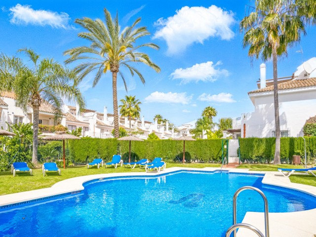 3 Bedrooms Townhouse in Nueva Andalucía
