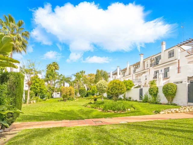 3 Bedrooms Townhouse in Nueva Andalucía