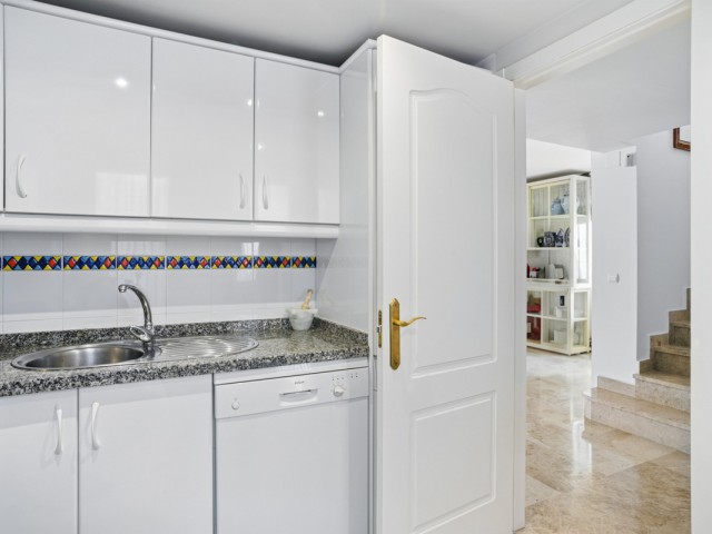 3 Bedrooms Townhouse in Nueva Andalucía