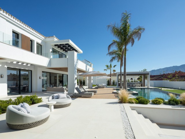 Villa, Monte Halcones, R5135665