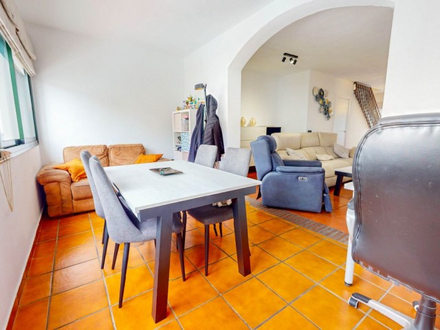 4 Bedrooms Villa in Benahavís