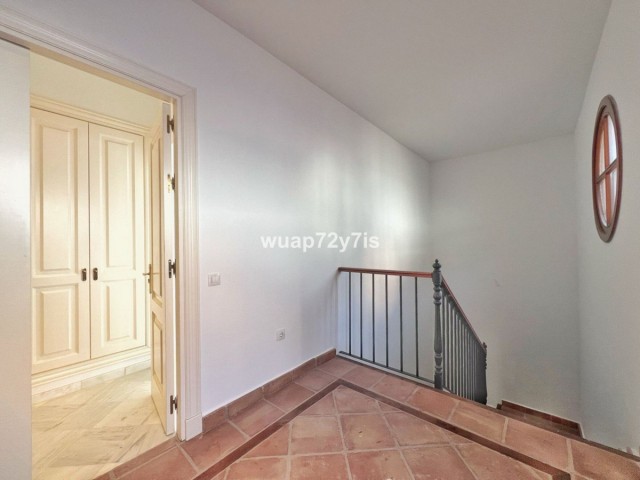 Maison mitoyenne avec 3 Chambres  à Benahavís