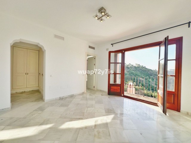 Maison mitoyenne avec 3 Chambres  à Benahavís