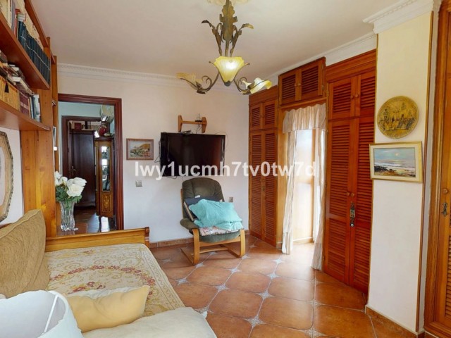 Apartamento con 4 Dormitorios  en Málaga Centro