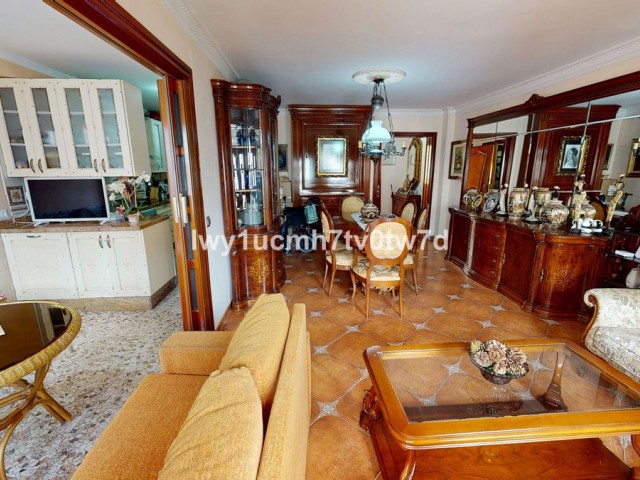 Apartamento con 4 Dormitorios  en Málaga Centro