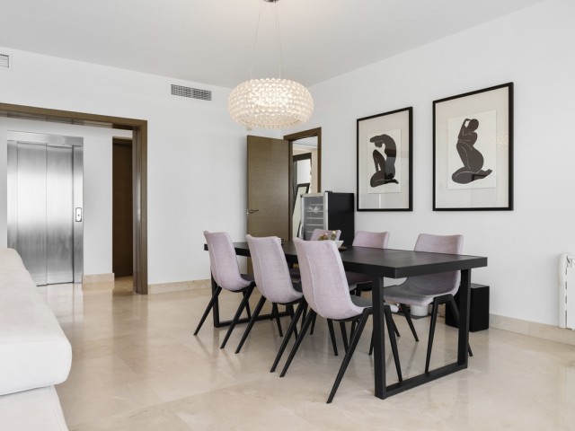 4 Bedrooms Villa in Benahavís