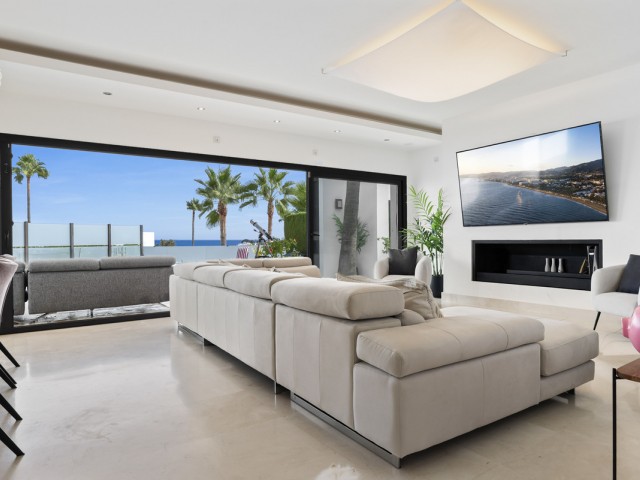 4 Bedrooms Villa in Benahavís