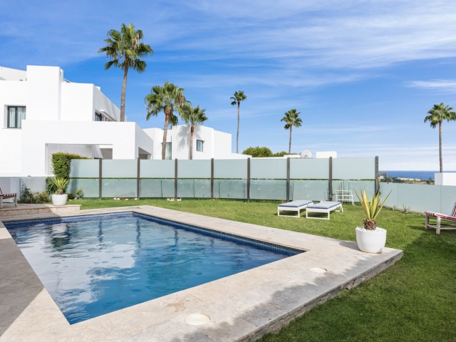 4 Bedrooms Villa in Benahavís