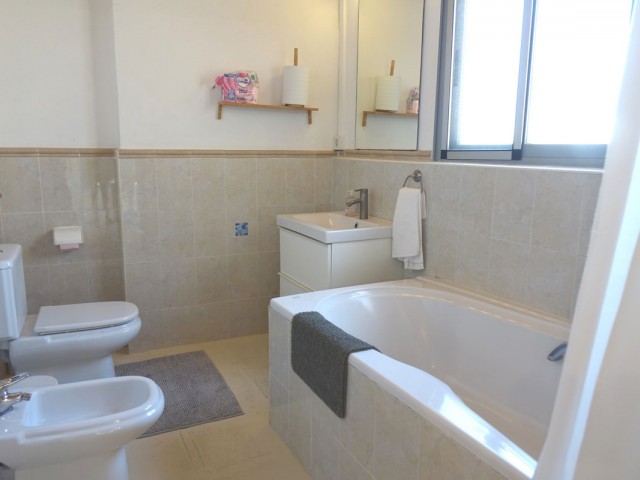 3 Makuuhuoneen Huoneisto Fuengirola