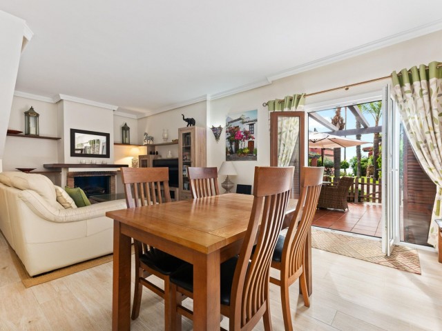 2 Slaapkamer Rijtjeshuis in Estepona