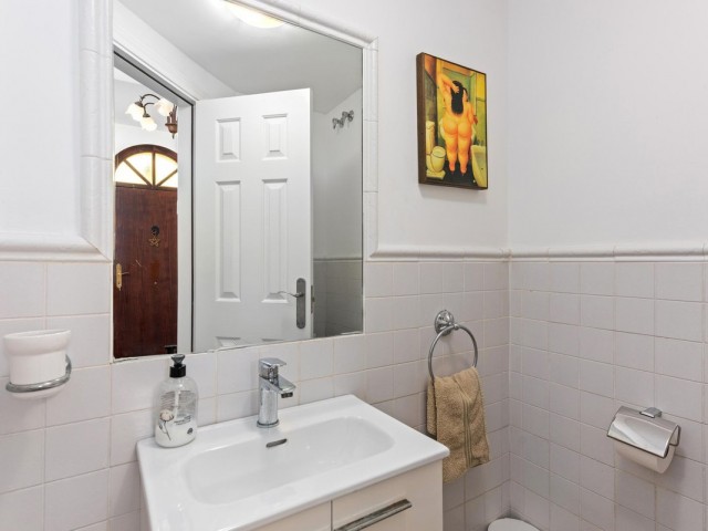 2 Slaapkamer Rijtjeshuis in Estepona