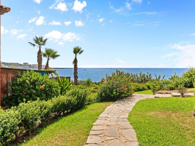 2 Slaapkamer Rijtjeshuis in Estepona
