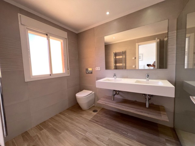 4 Slaapkamer Rijtjeshuis in Benahavís