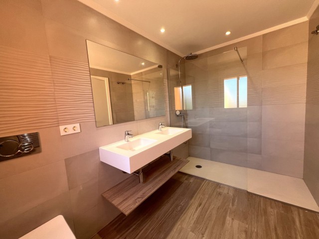 4 Slaapkamer Rijtjeshuis in Benahavís