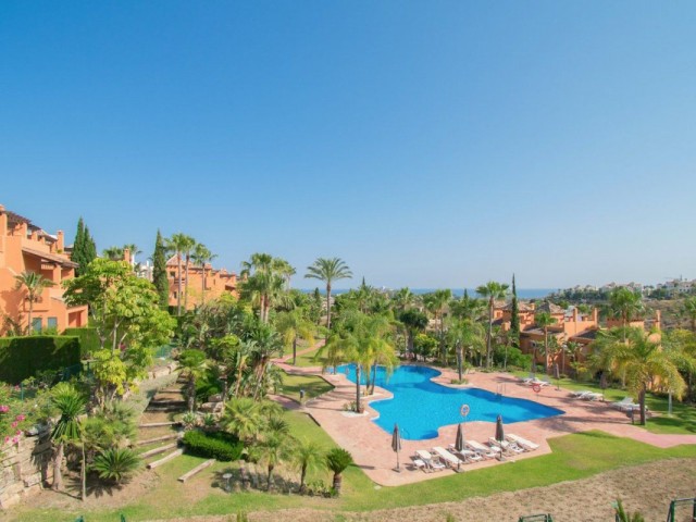 Adosado con 4 Dormitorios  en Benahavís