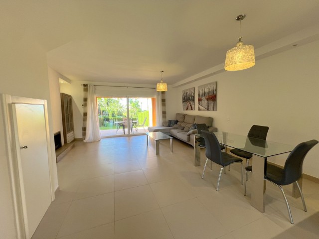 Adosado con 4 Dormitorios  en Benahavís