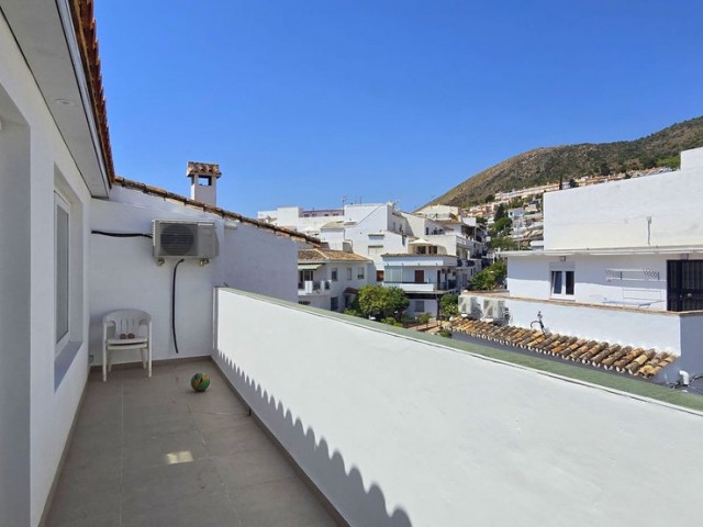 Ático con 3 Dormitorios  en Benalmadena Pueblo