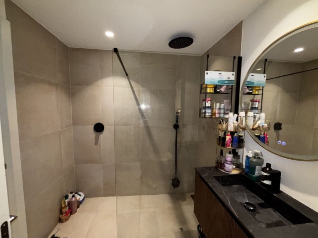 Apartamento con 3 Dormitorios  en Guadalmina Baja
