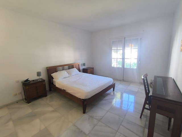 Apartamento con 3 Dormitorios  en El Presidente