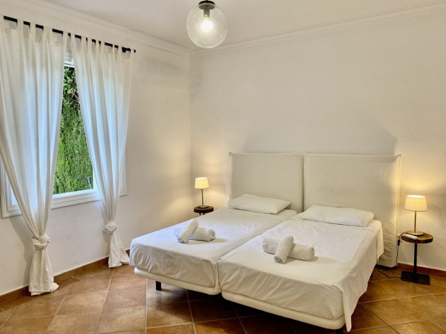 4 Bedrooms Villa in Los Monteros