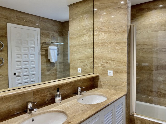 4 Bedrooms Villa in Los Monteros