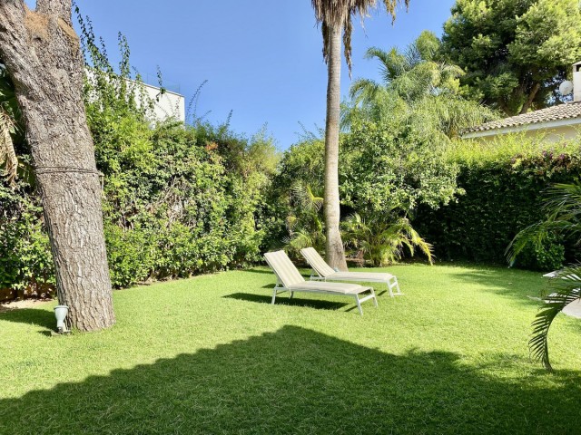 4 Bedrooms Villa in Los Monteros