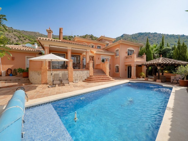 3 Bedrooms Villa in Mijas