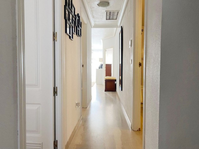 Apartamento con 3 Dormitorios  en Carvajal