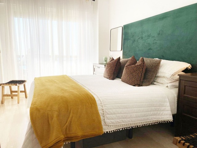 Apartamento con 3 Dormitorios  en Carvajal
